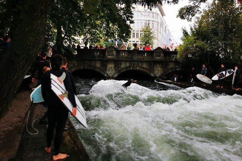 Munich Mike's Mini Bike Tour incl. Beer Garden Stop @ 4pm 2,5 hrs 5