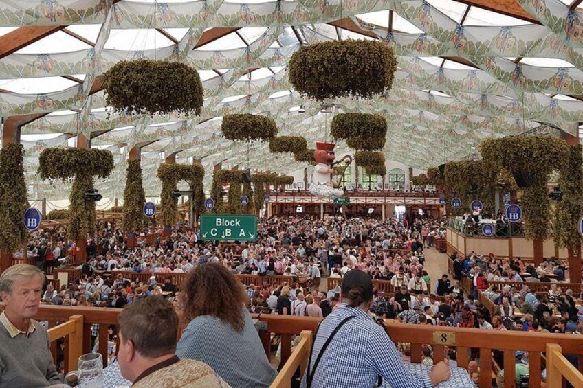 Munich Oktoberfest Guided Experience with Beer and Food 4