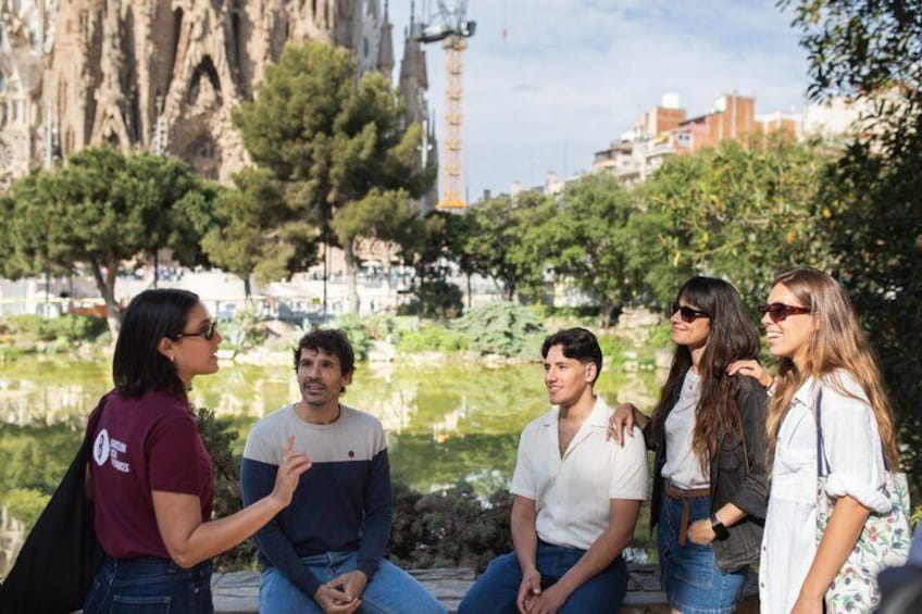 Park Guell and Sagrada Familia Tour with Skip the Line Tickets 2