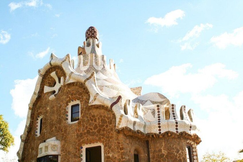 Park Guell and Sagrada Familia Tour with Skip the Line Tickets 3