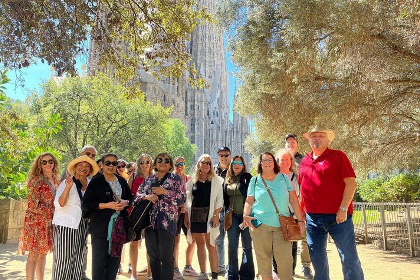 Sagrada Familia & Montserrat Small Group Tour with Hotel pick-up 4