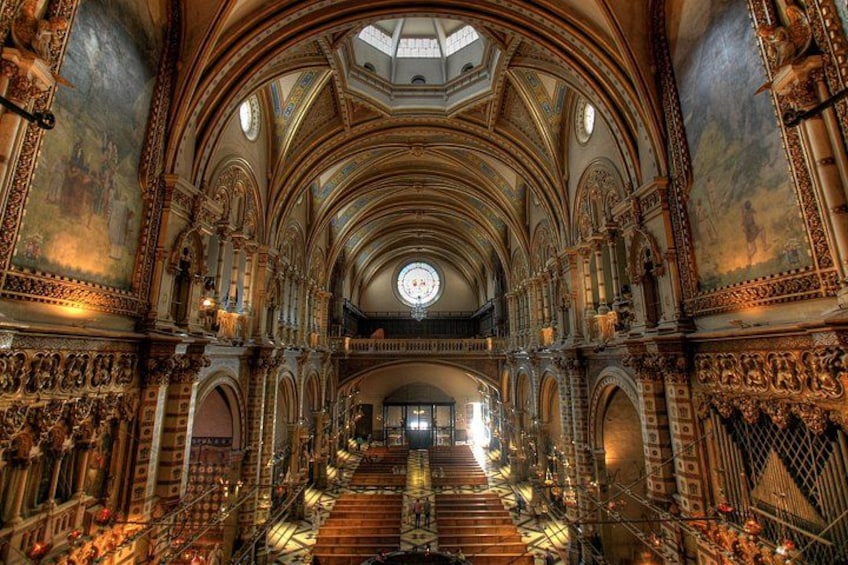 Sagrada Familia & Montserrat Small Group Tour with Hotel pick-up 2