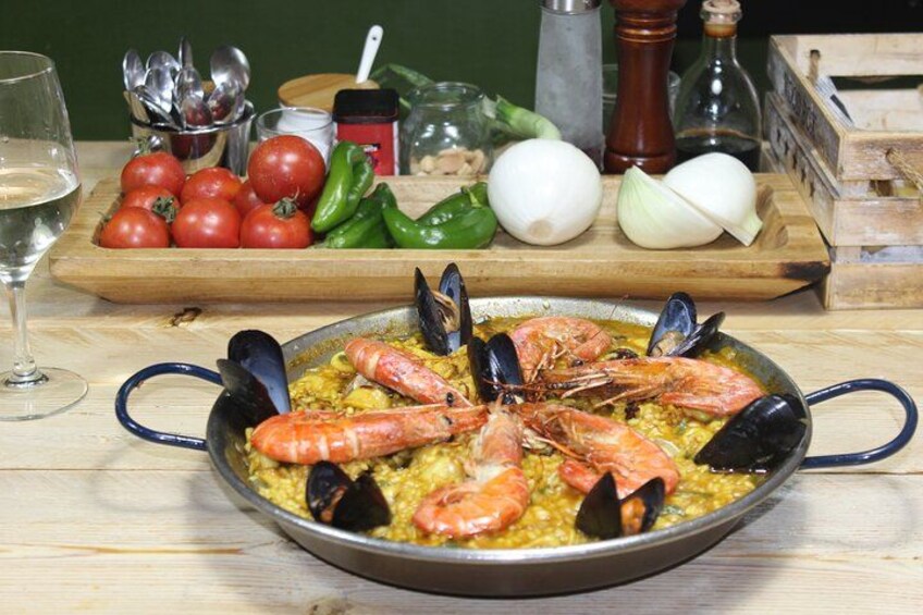 Premium Paella Cooking Class, Sangría, 10 Tapas & market Boquería 2