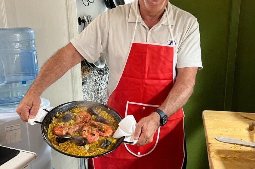 Premium Paella Cooking Class, Sangría, 10 Tapas & market Boquería 2
