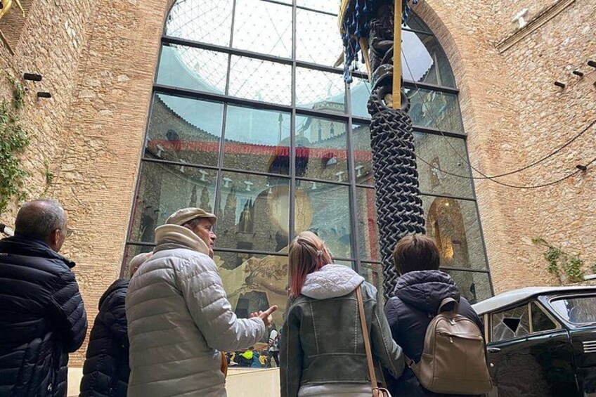 Girona & Dali Museum Small Group Tour with Pick-up from Barcelona 4