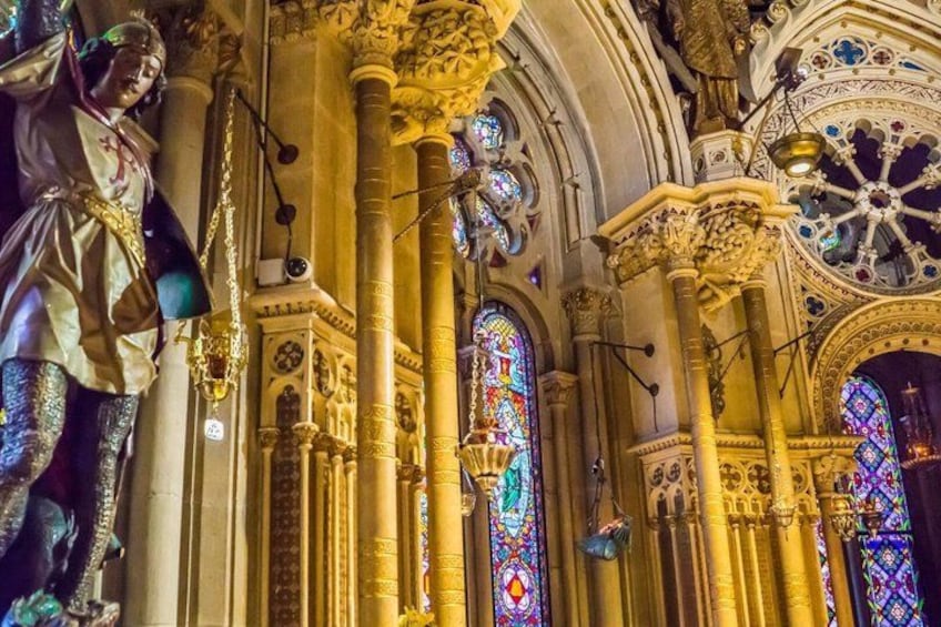 Barcelona in 1 Day: Sagrada Familia, Park Guell,Old Town & Pickup 4