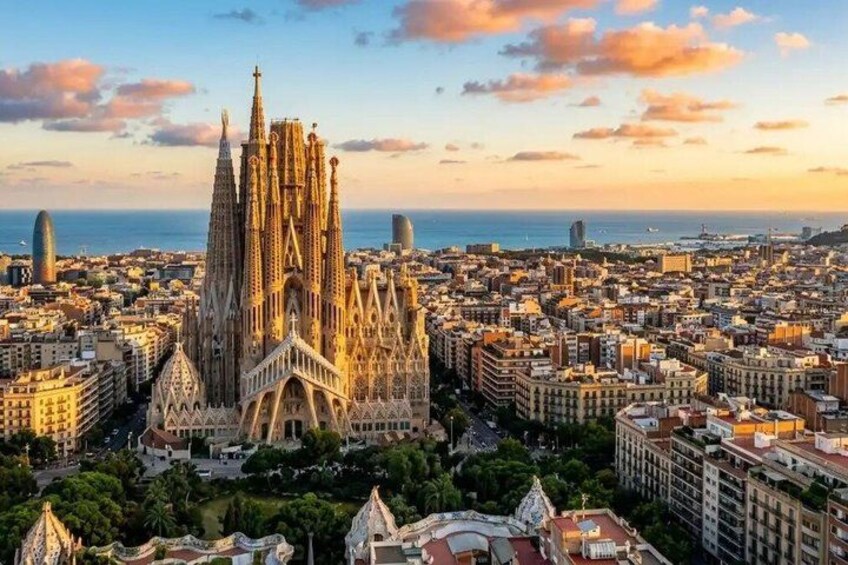Barcelona in 1 Day: Sagrada Familia, Park Guell,Old Town & Pickup 1