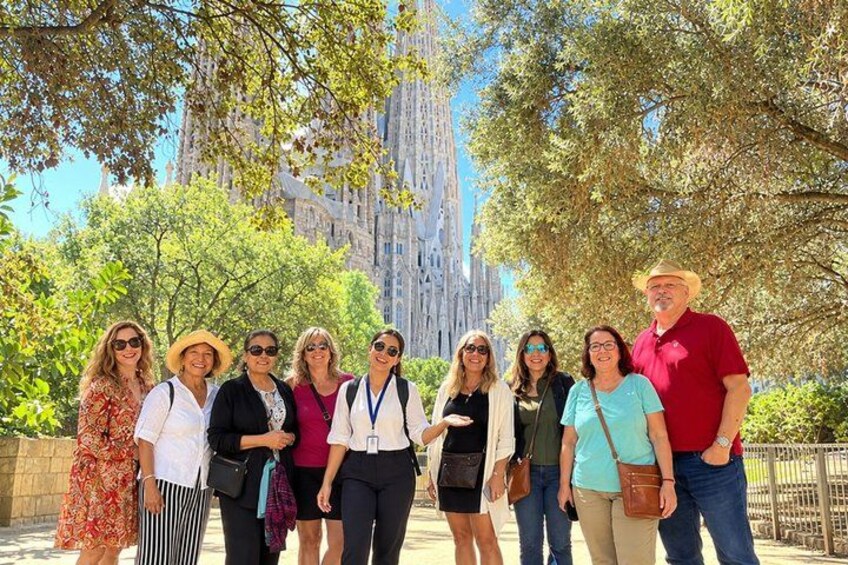Barcelona in 1 Day: Sagrada Familia, Park Guell,Old Town & Pickup 2