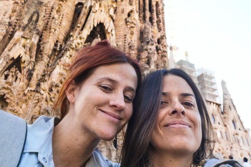 Sagrada https://media-cdn.tripadvisor.com/media/attractions-splice-spp-720x480/09/cd/17/fa.jpgFamilia - Gaudi's tour 3