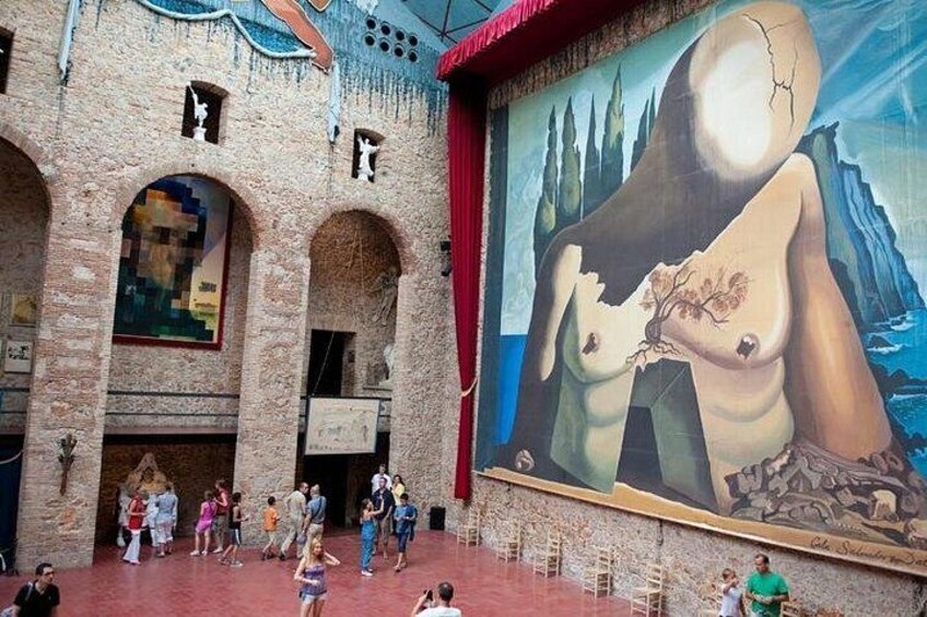 Dali Museum & Cadaques Small Group Tour with Hotel pick-up 3