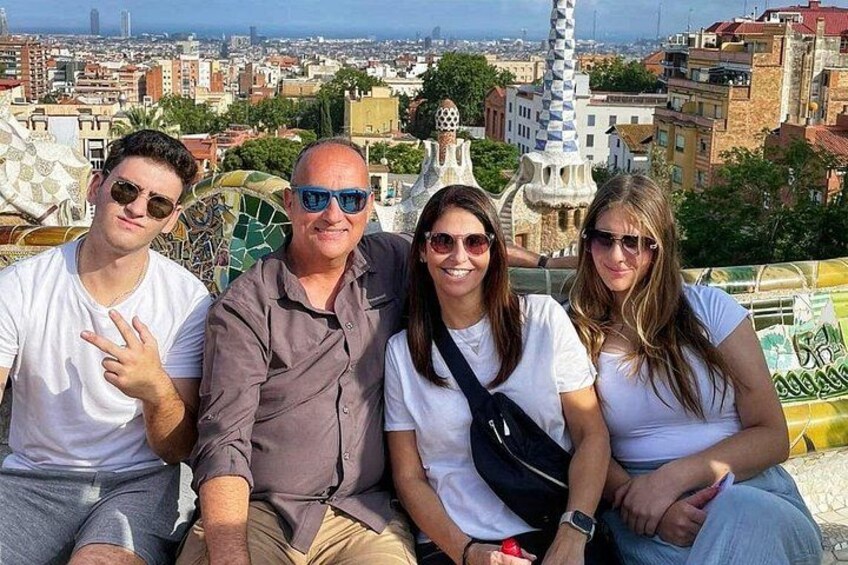 Park Guell and Sagrada Familia Private Tour with Hotel pick-up 2