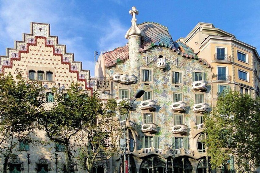 Casa Batlló during the tour with Hotel Pick-up in Barcelona 2