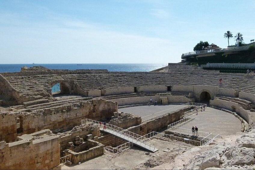 Tarragona and Sitges Tour with Small Group and Hotel Pick Up 3