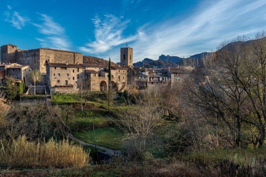 Besalu & 3 Medieval Towns Small Group Tour with Hotel Pick-Up 2