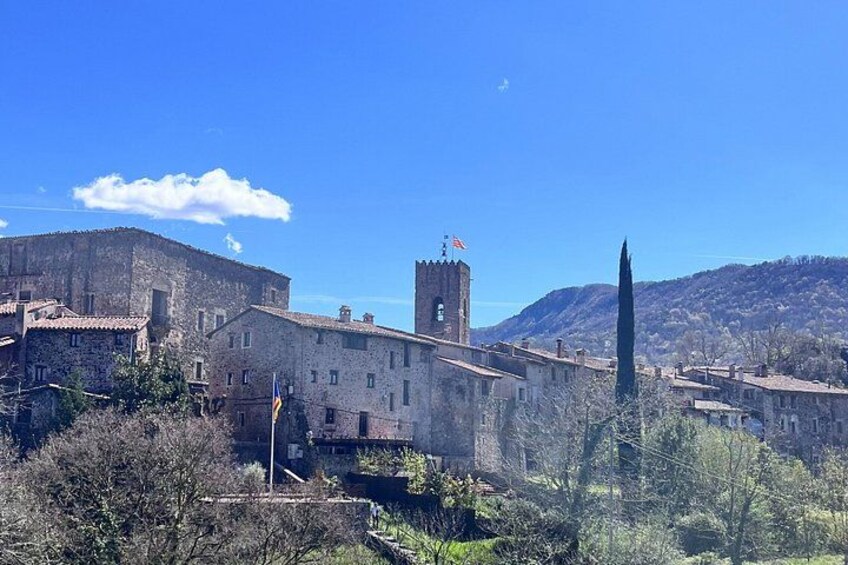 Besalu & 3 Medieval Towns Small Group Tour with Hotel Pick-Up 4
