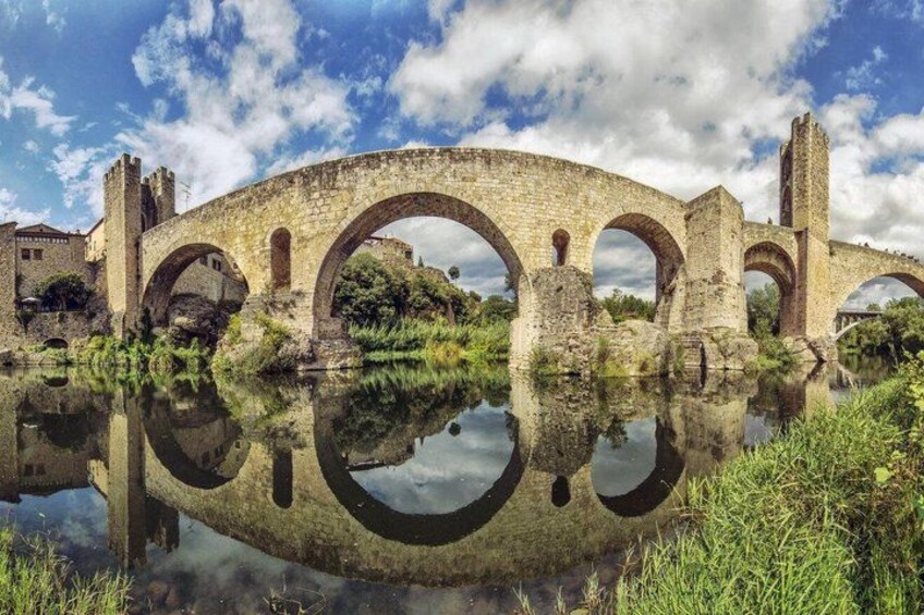 Besalu & 3 Medieval Towns Small Group Tour with Hotel Pick-Up 1