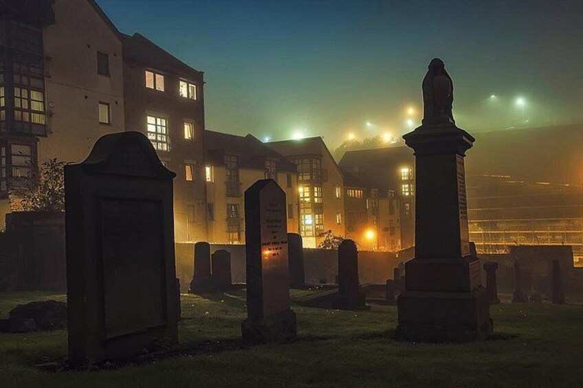 Edinburgh Darkside Ghost Tour of Mysteries and Murder and Legends 3