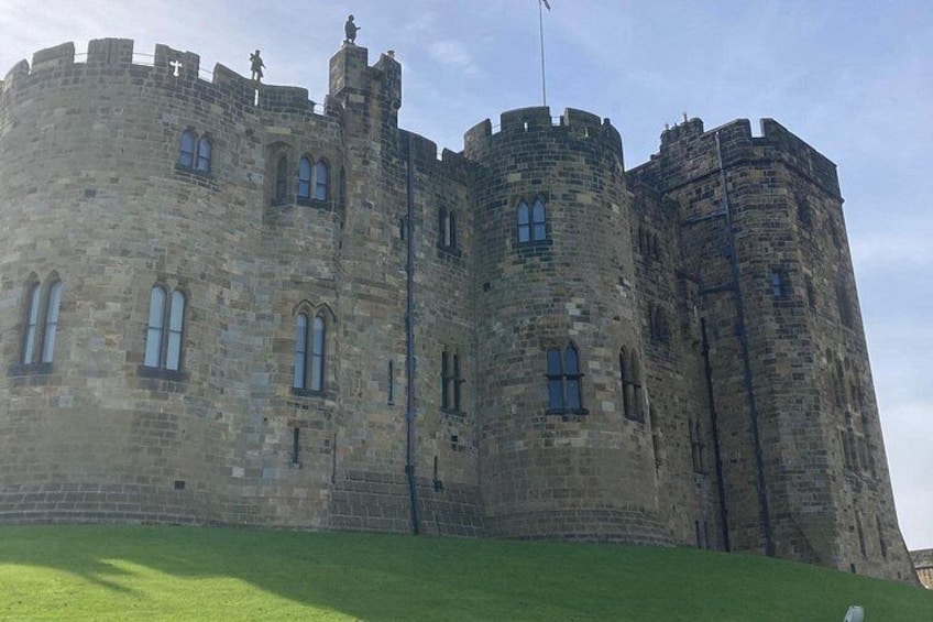 Edinburgh: Holy Island, Alnwick Castle & Kingdom of Northumbria 4