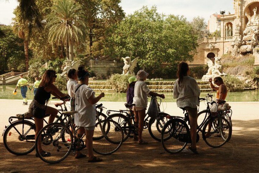 Barcelona 3-hour Bike or E-Bike Tour: Highlights and Hidden Gems 3