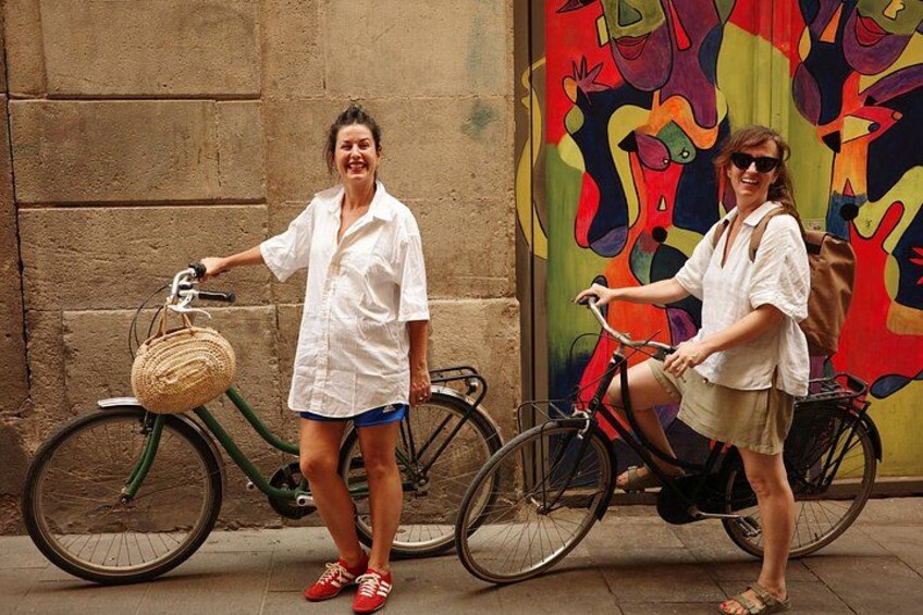 Barcelona 3-hour Bike or E-Bike Tour: Highlights and Hidden Gems 4