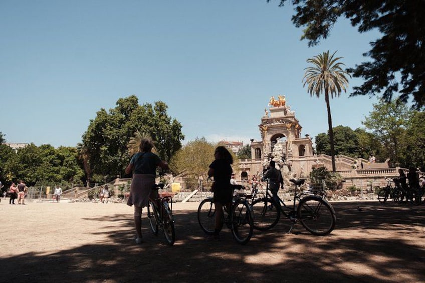 Barcelona 3-hour Bike or E-Bike Tour: Highlights and Hidden Gems 4