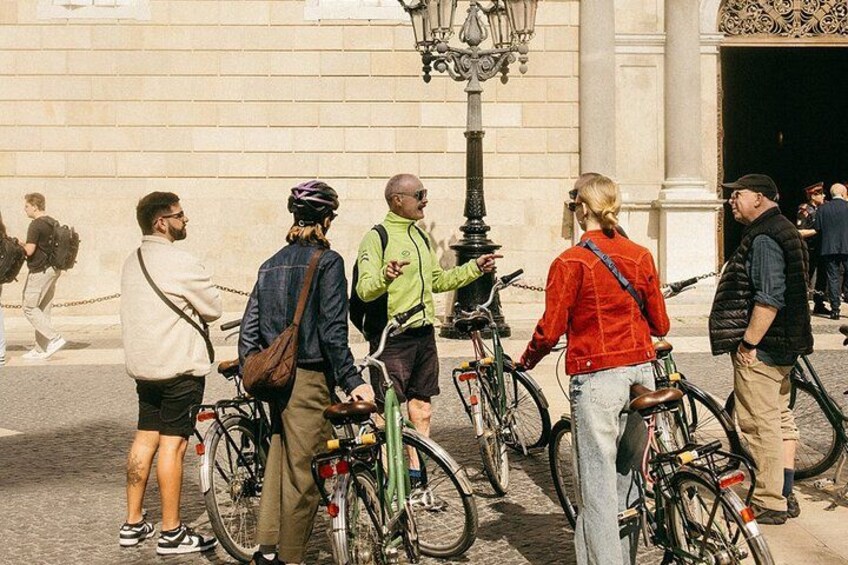 Barcelona 3-hour Bike or E-Bike Tour: Highlights and Hidden Gems 2