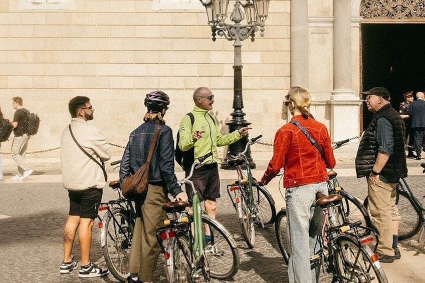 Barcelona 3-hour Bike or E-Bike Tour: Highlights and Hidden Gems 2
