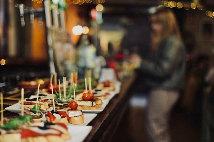 Barcelona Tapas Walking Tour: Food, Wine & History 1
