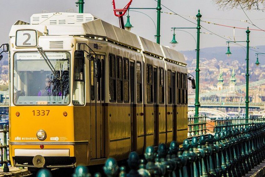 Budapest Private Tour by Walk & Transit (24h Pass Included) 1