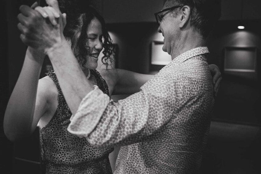 Barcelona Tango: fun lesson with Pros and bottomless drinks 3