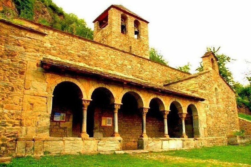 Pyrenees Private Tour from Barcelona with Easy Hike & Cogwheel Train 3