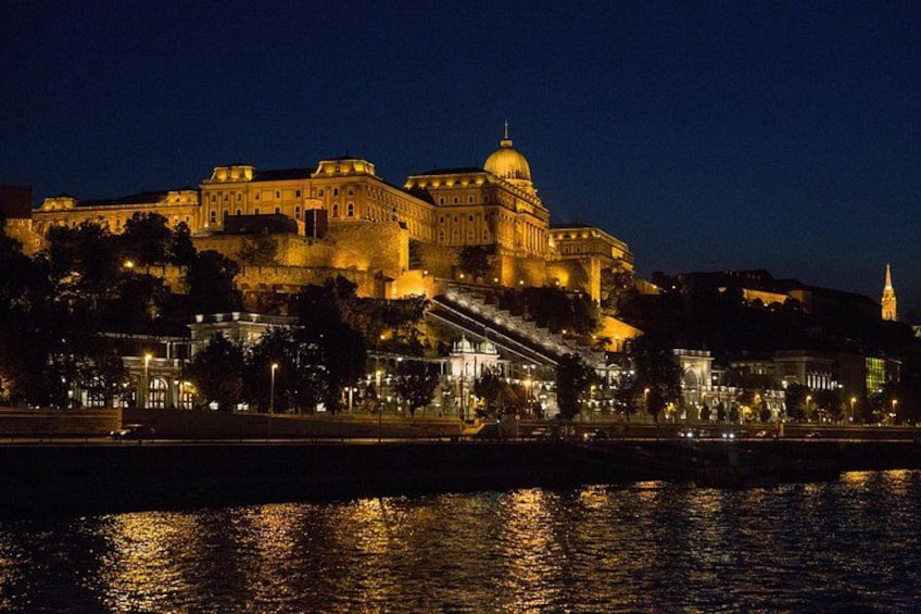 Budapest Night Walking Tour with Danube River Cruise 3