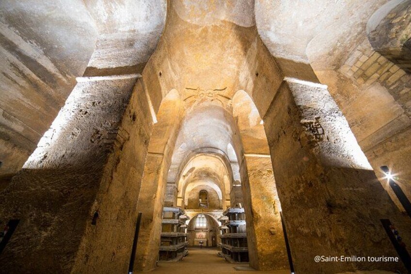 Full-day Saint-Emilion: Village, Undergrounds and Châteaux 2