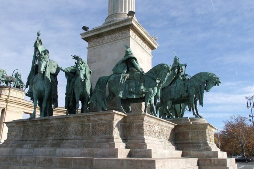 Hero's Square