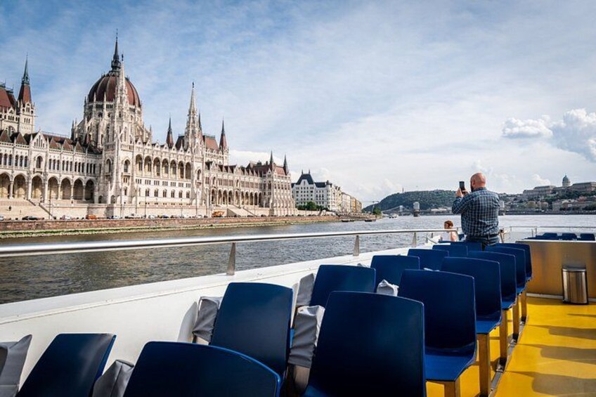 Budapest Danube Cruise with Drink, Audio Guide 2