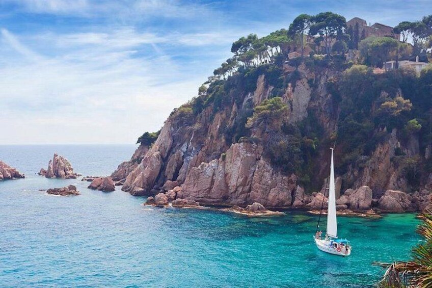 Costa Brava Private Tour: All-Inclusive Sailing & Snorkeling 1