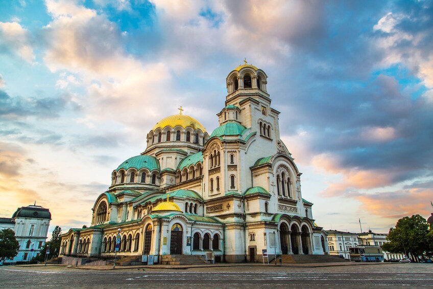 Sofia Guided Walking City Tour with Traditional Breakfast