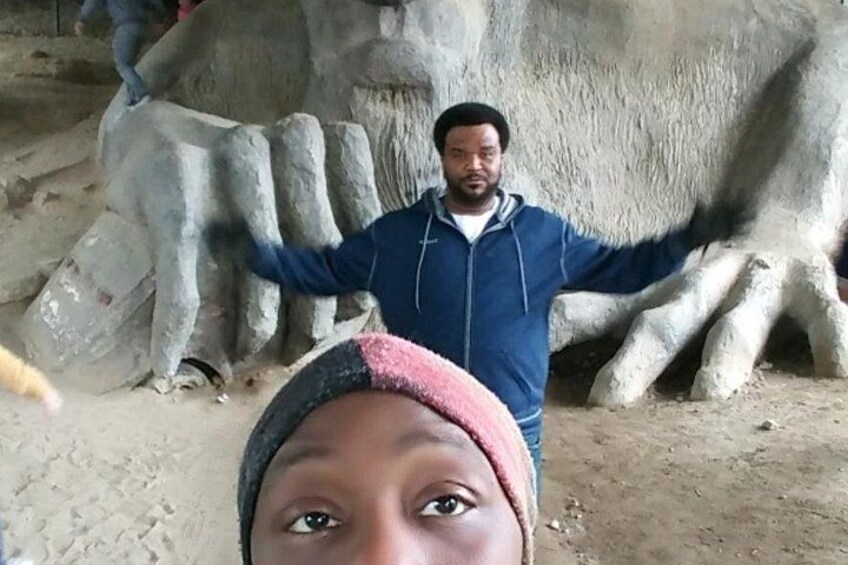Craig Robinson from The Office Bombs my selfie at the Fremont Troll 2