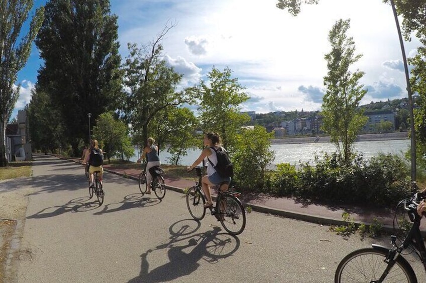 Budapest to Szentendre bike & boat tour 1