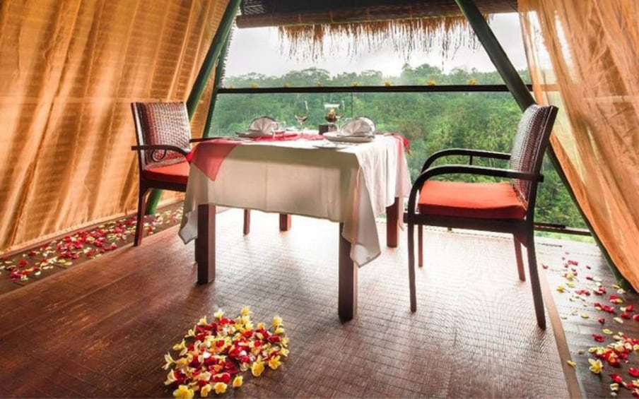 Eagle Nest Romantic Dining In Ubud 5