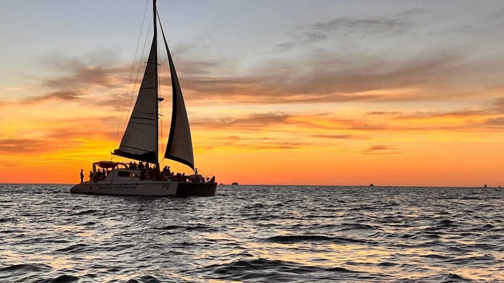 All Inclusive Sunset Catamaran Cruise in Playa Flamingo with Snorkeling 3