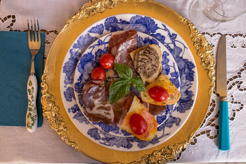 Private cooking class at a local's home in Pisa