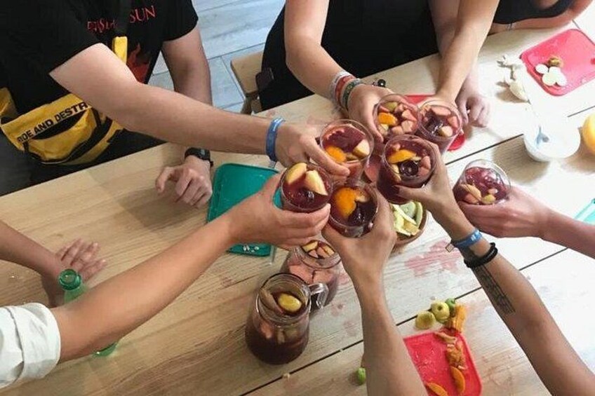 Sangria Cultural Workshop with Tapas 3