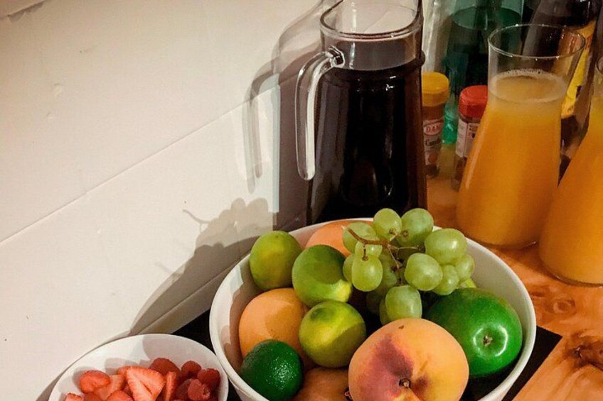 Sangria Cultural Workshop with Tapas 4