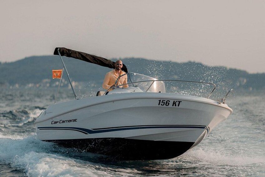 Personalized private speed boat tour 3