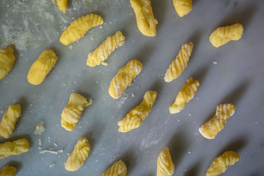 Pasta-making class at a Cesarina's home with tasting -Naples