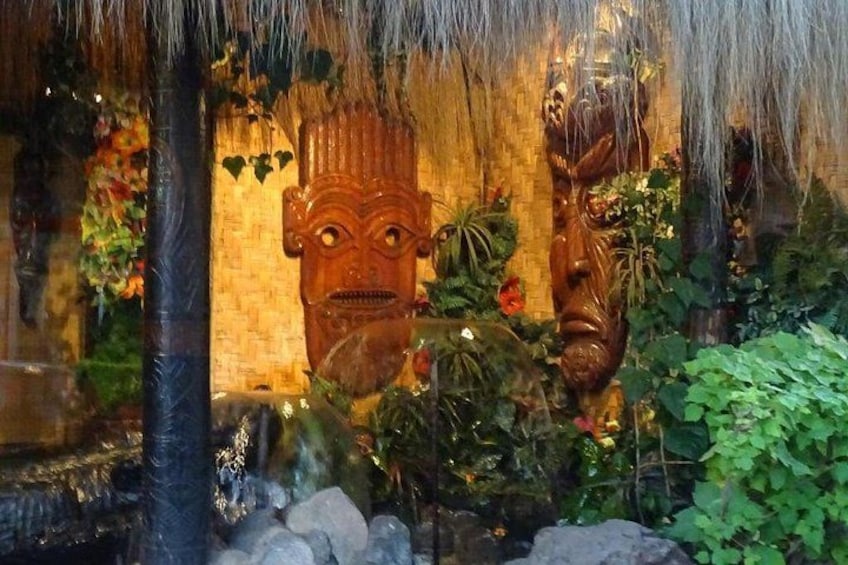 Santiago: Bali Hai Dinner & Show, Transport and Wine refill 3