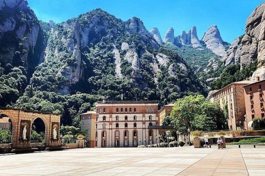 Barcelona to Montserrat Monastery: Tour, Transfers & Basilica 2