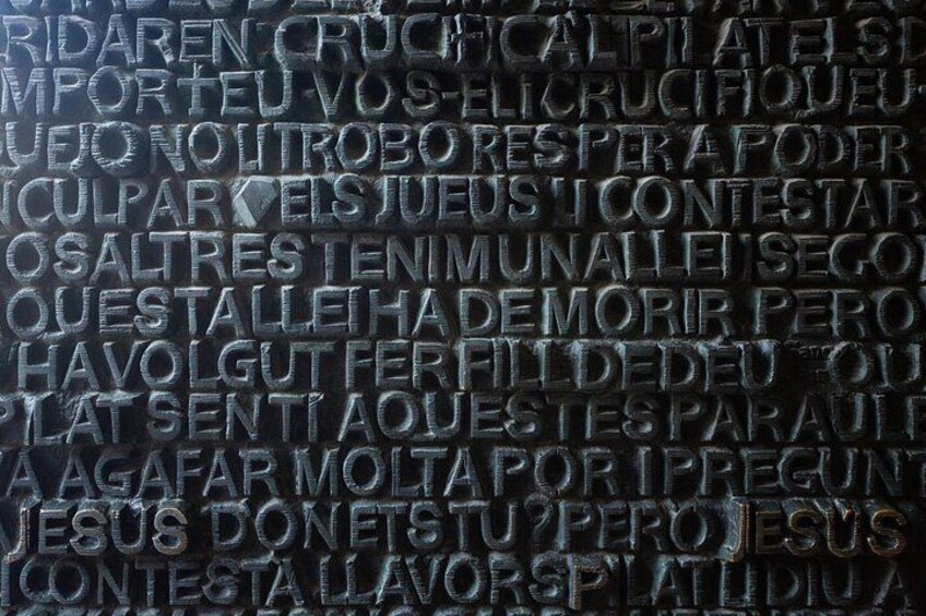 Sagrada Familia Guided Tour with Skip the Line Ticket 4