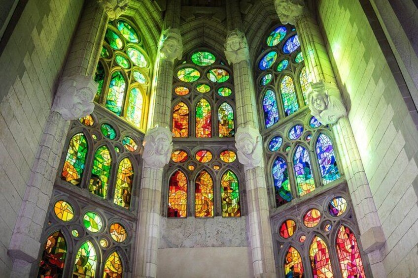 Sagrada Familia Guided Tour with Skip the Line Ticket 2